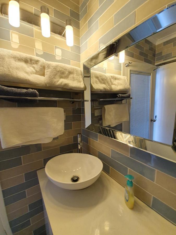 Just-4-You! Amazing Sea Views, Wifi, Fully Air-Conditioned, King Bed Vincentia Luaran gambar